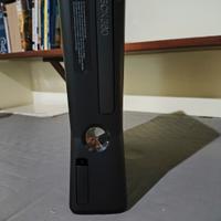 Xbox 360 con 40 giochi e 3 controller 