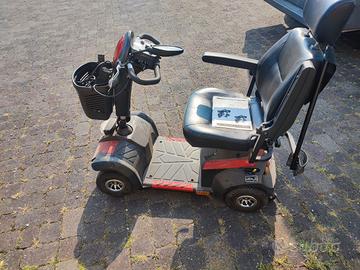 scooter elettrico anziani carrozzina 