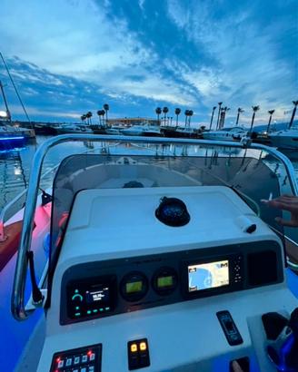 Bithia beach 8m con bagno e cucina_yamaha 300cv