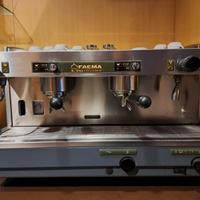 Macchina caffè con macinatore professionale