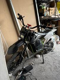 Pit bike elettrico