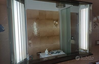 arredo bagno in cristallo fumé 