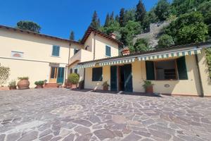 IMPRUNETA Villa con piscina