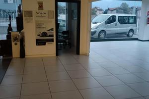 Vetrine e spazio commerciale