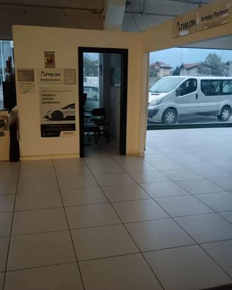 Vetrine e spazio commerciale