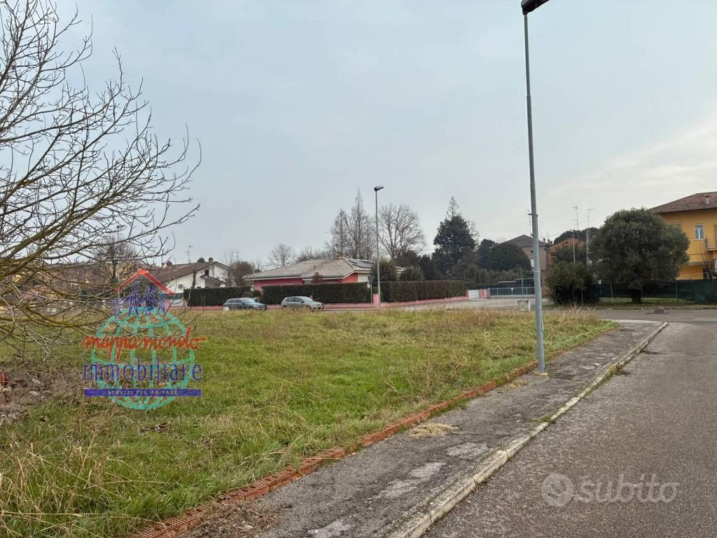 Terreno di 835 m² a Finale Emilia - Vista 2