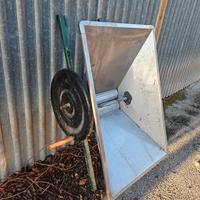 macina uva manuale funzionante 