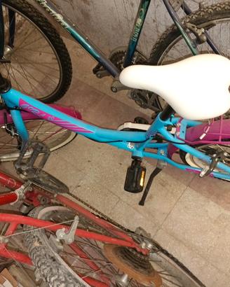 bici bambina 20'' e casco B'Twin