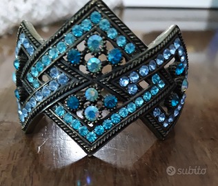 Bracciale bigiotteria blu con strass