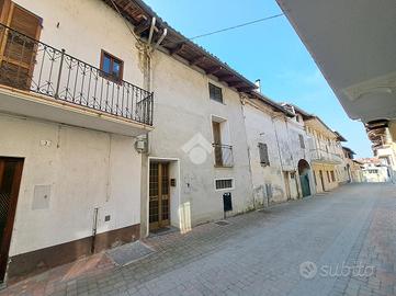 CASA SEMINDIPENDENTE A PALAZZO CANAVESE