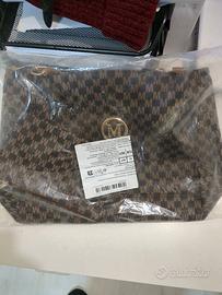 zaino nero da donna elegante e pratico