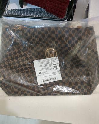 zaino nero da donna elegante e pratico