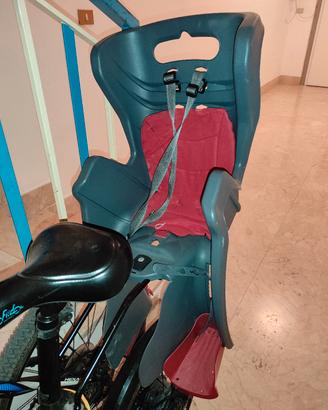 Seggiolino bici per bimbi.