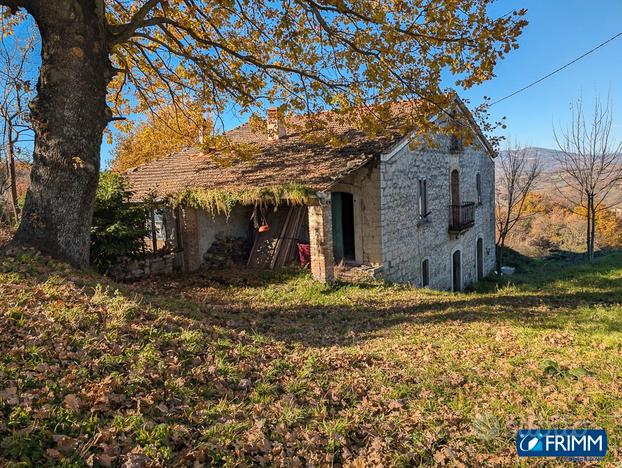 Casale con terreno - Baranello