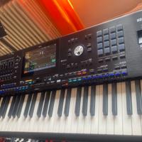 Korg pa5x 88 tasti pesati pari al Nuovo impeccabil