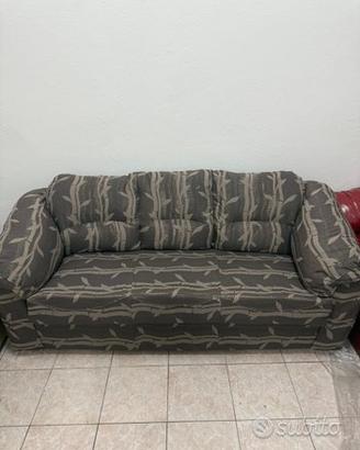 Divano 3 posti tessuto con fantasia nuovo