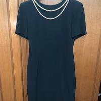 Elegante vestito con perle