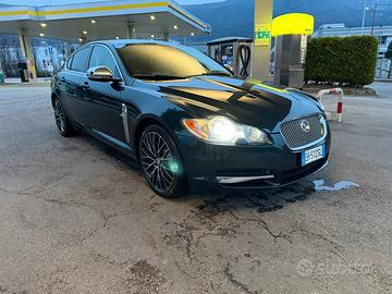 Jaguar XF 3.0 V6 palette al volante  BELLA!!!