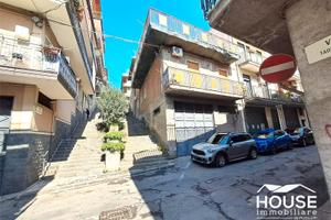 Paterno' - casa singola con garage e terrazzo