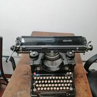 Macchina da scrivere OLIVETTI M40 - carrello lungo