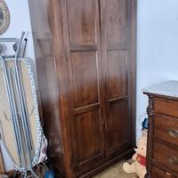 armadio piccolo antico