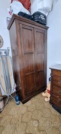 armadio piccolo antico