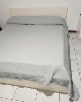 Letto matrimoniale e Armadio
