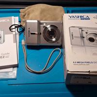 YASHICA EZ Digital F824
