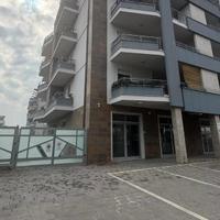 ATTICO CON GARAGE E POSTO AUTO