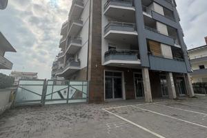 ATTICO CON GARAGE E POSTO AUTO