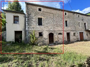 CASA SEMINDIPENDENTE A ALVITO