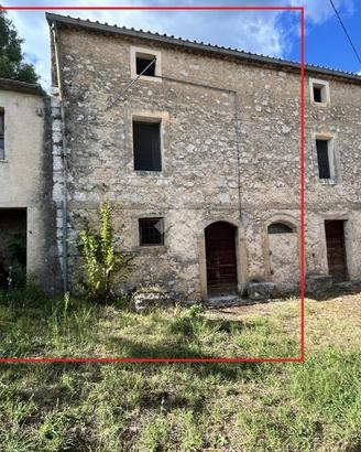 CASA SEMINDIPENDENTE A ALVITO