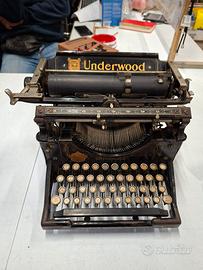 Macchina da scrivere Underwood