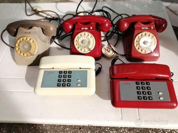 Gruppo di telefoni vintage