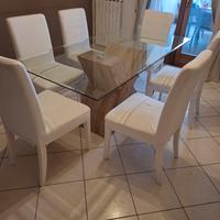 Tavolo in vetro completo di sedie