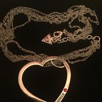 Collana Guess in Metallo, con Cuore e Brillantino