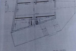 Palazzina indipendente su tre livelli - VIA NAVE 