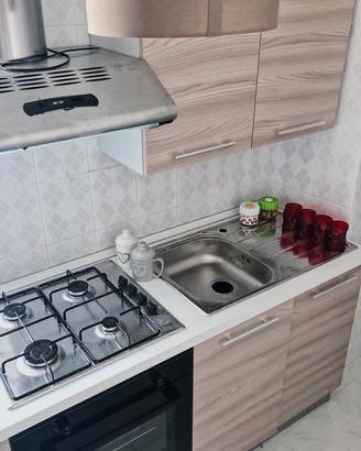 Cucina completa 2,50 m con forno, piano cottura, l