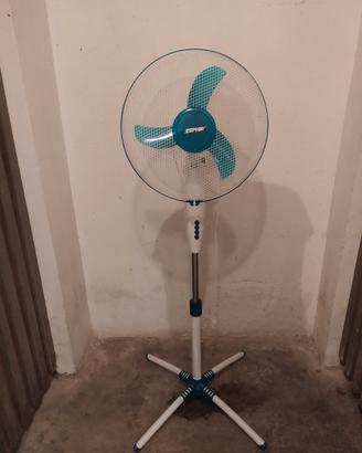 ventilatore con piantana 