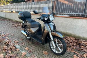 Aprilia scarabeo 250