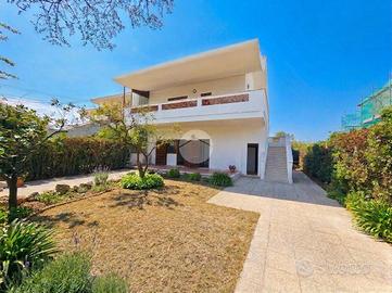 PORZIONE DI TRIFAMILIARE A ARDEA