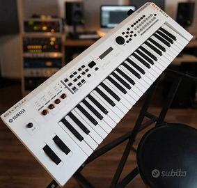 Yamaha MX49 V2 White,Borsa,Accessori