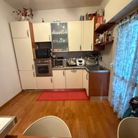 Cucina ad angolo con isola