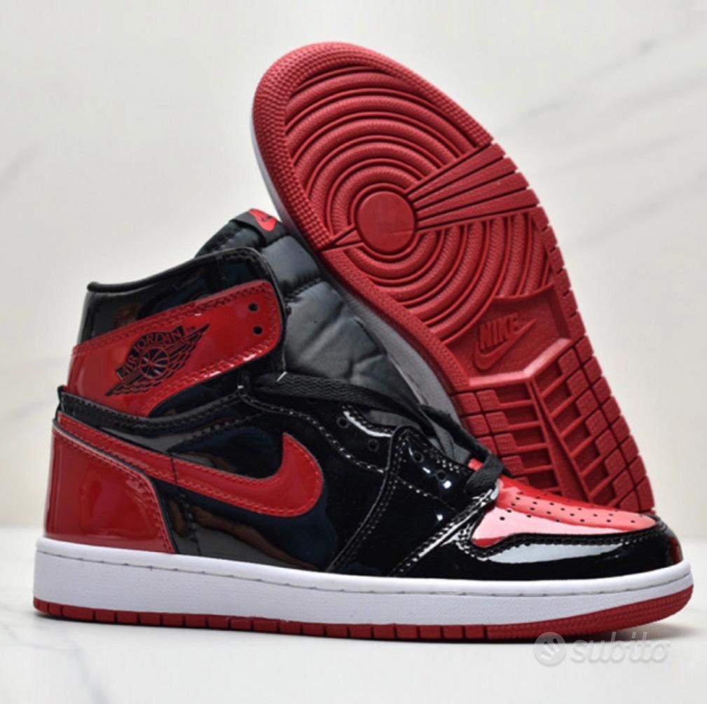 jordan 1 nere e rosse lucide Abbigliamento e Accessori In