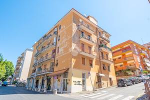 3 LOCALI A ALBANO LAZIALE