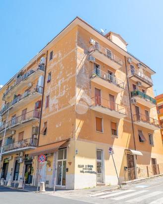 3 LOCALI A ALBANO LAZIALE