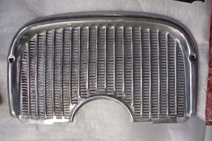 Fiat 600 Multipla griglia anteriore N.O.S.