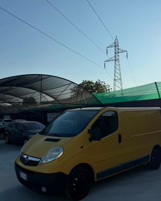 Opel Vivaro 27 2.0 CDTI 115CV PC-TN Furgone vetrat