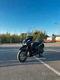 HONDA SH 350 SPORT 2024 GARANZIA UFFICIALE 5 anni