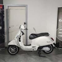 Piaggio Vespa 300 GTS Super " come nuova "